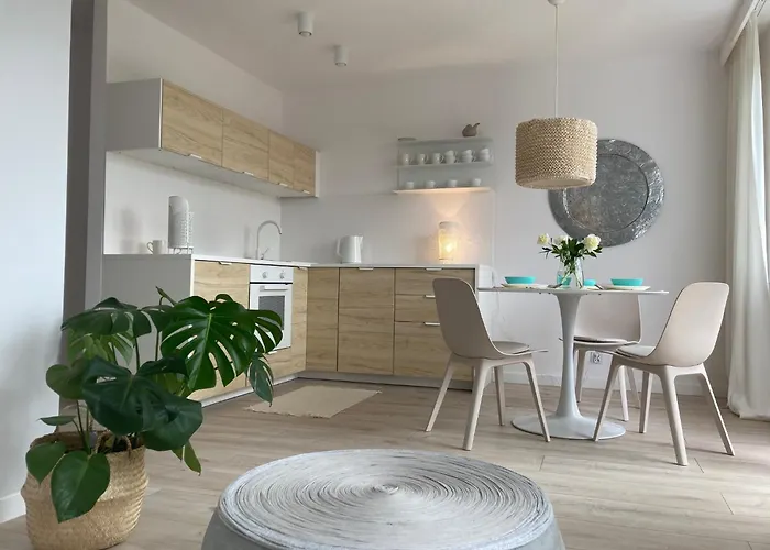 W Sopocie Miedzy Lasem A Morzem * 소포트